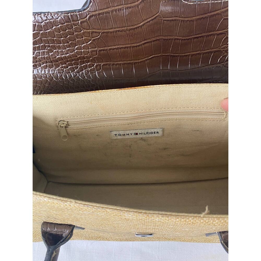 Tommy Hilfiger designer straw hand bag/shoulder bag. Gently used. - Picture 7 of 10